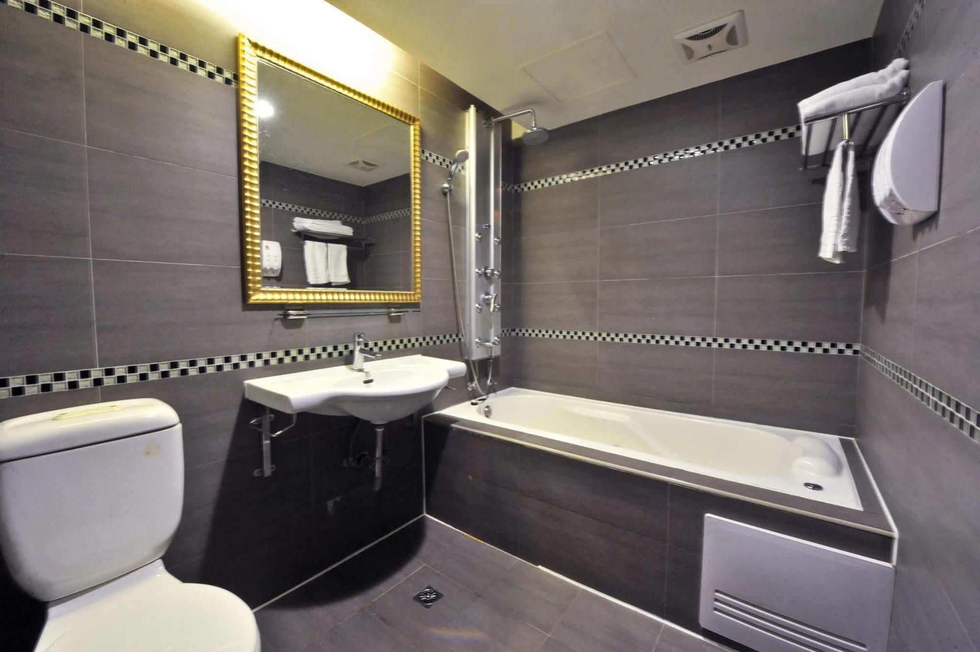 Carnival Motel Тайбэй Экстерьер фото