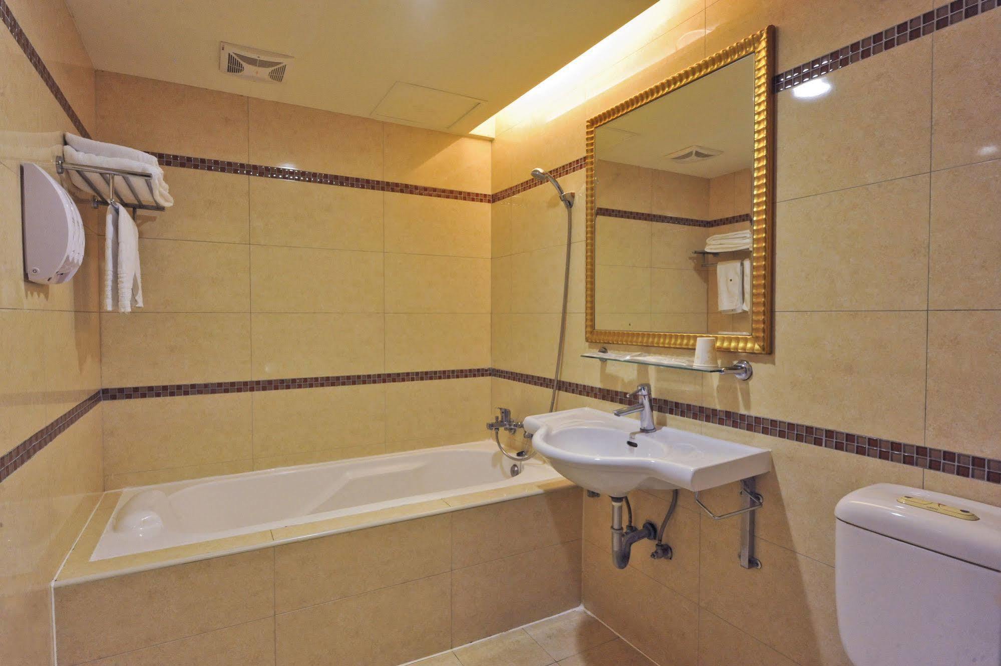 Carnival Motel Тайбэй Экстерьер фото