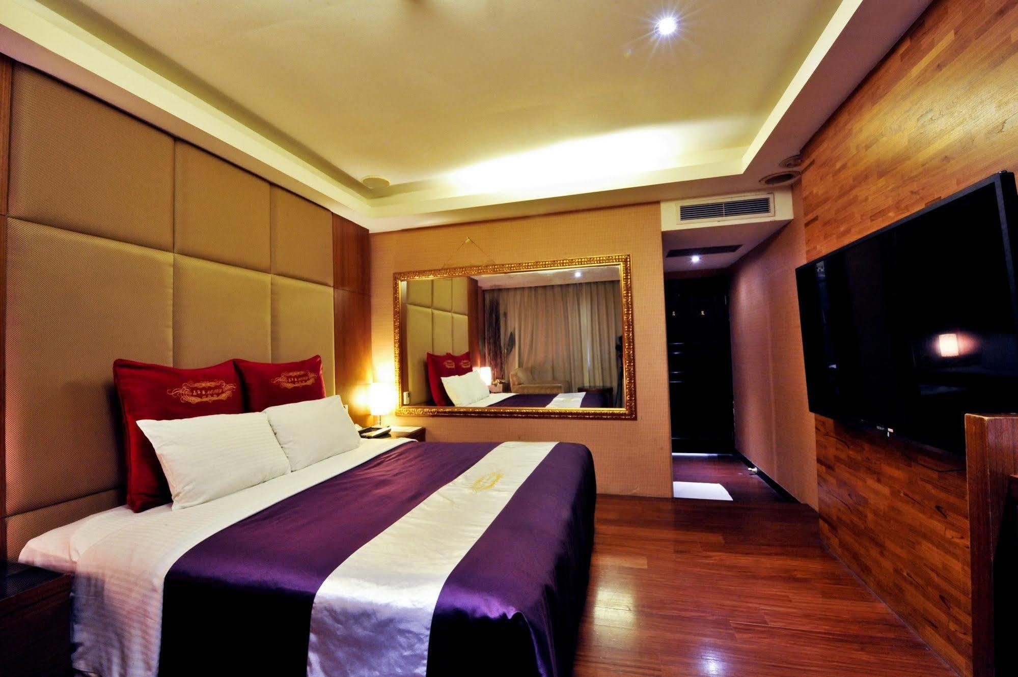 Carnival Motel Тайбэй Экстерьер фото