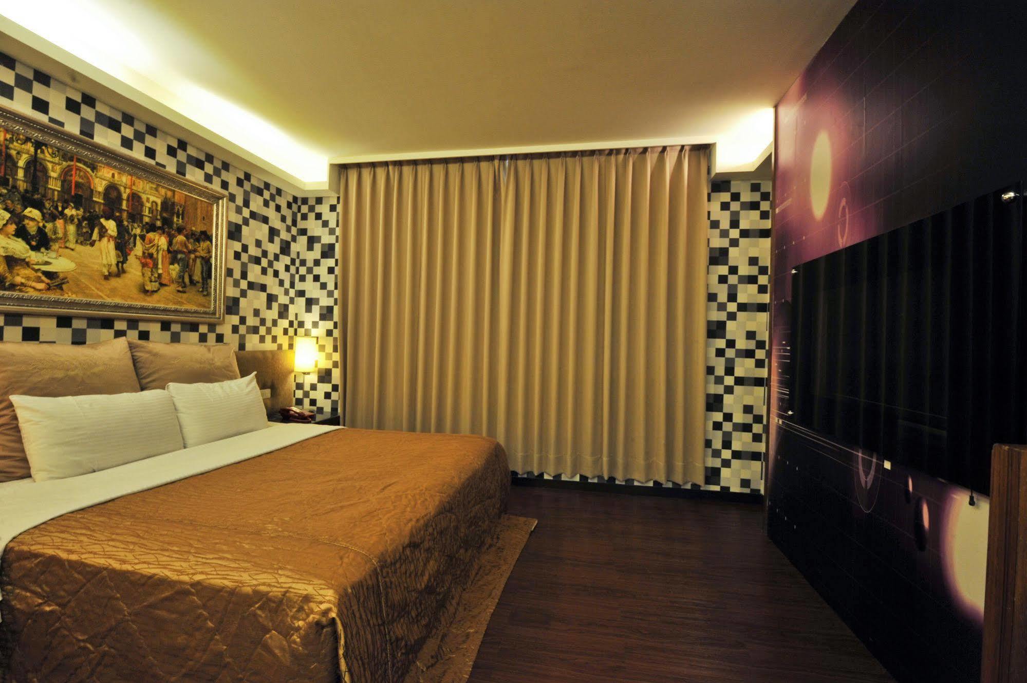 Carnival Motel Тайбэй Экстерьер фото