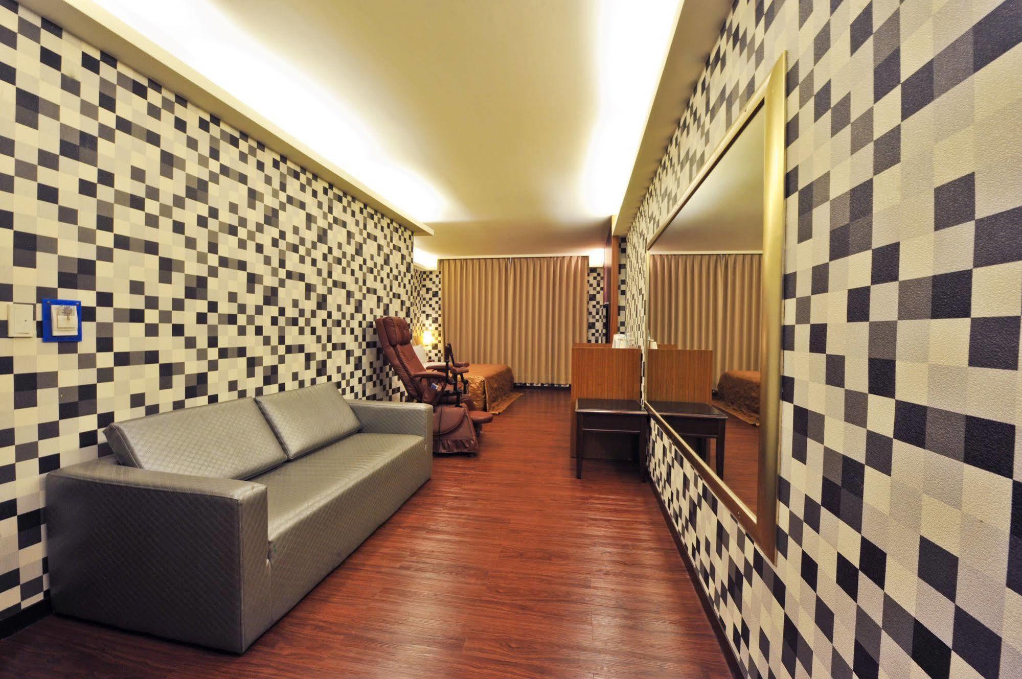 Carnival Motel Тайбэй Экстерьер фото